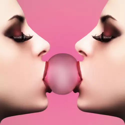 Kaugummi küssen 120x120x2cm